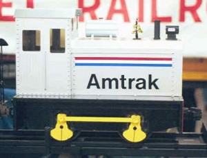 Live steam (err... gas I think) painted in Amtrak colors